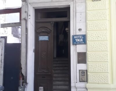 Hotel Yale