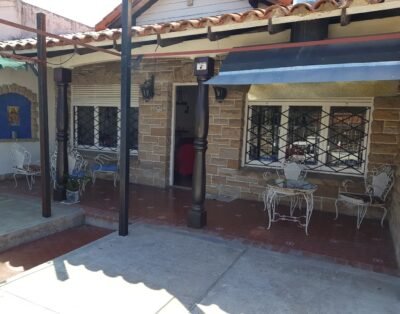 Hostel, ABUELO CACHO