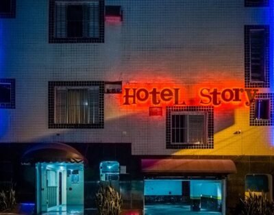 Hotel Story