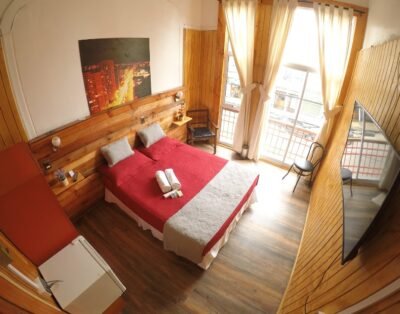 VOY Hostales – Poniente