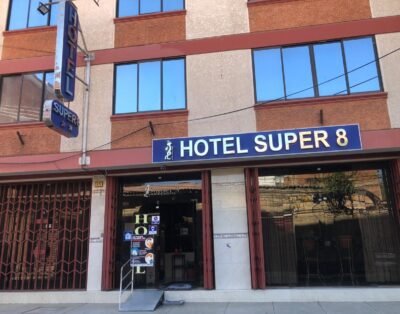 Hotel el Super 8