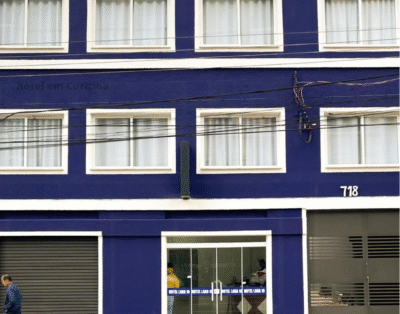 Hotel Lara 10 – Curitiba Centro