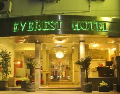 Hotel Everest