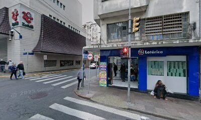 Esquina com a Rua Duque de caxias