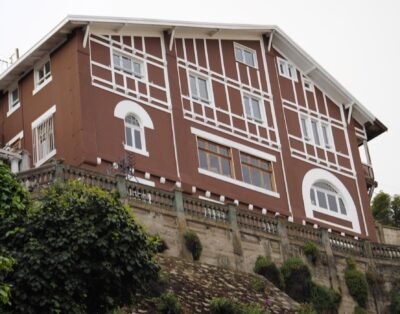 B & B Chocolate Manor House Hotel